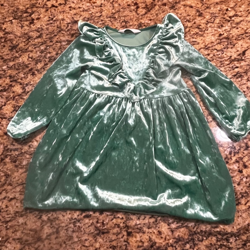 HM Girls Green Crushed Velvet Ruffle Dress Size 5T Holiday Long Sleeve Sage